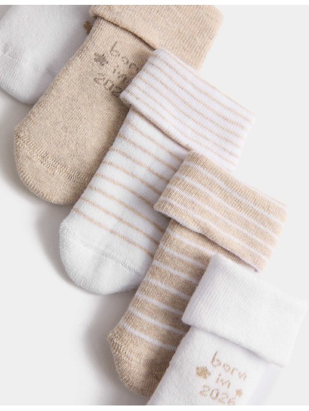 Marks & Spencer Frottee-Socken mit "Born in 2026" und hohem Baumwollanteil (0–12 Monate), 5er-Pack Marks & Spencer Weiß